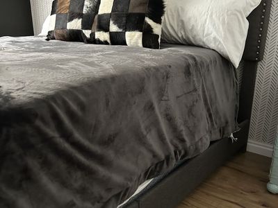 Queen Bed