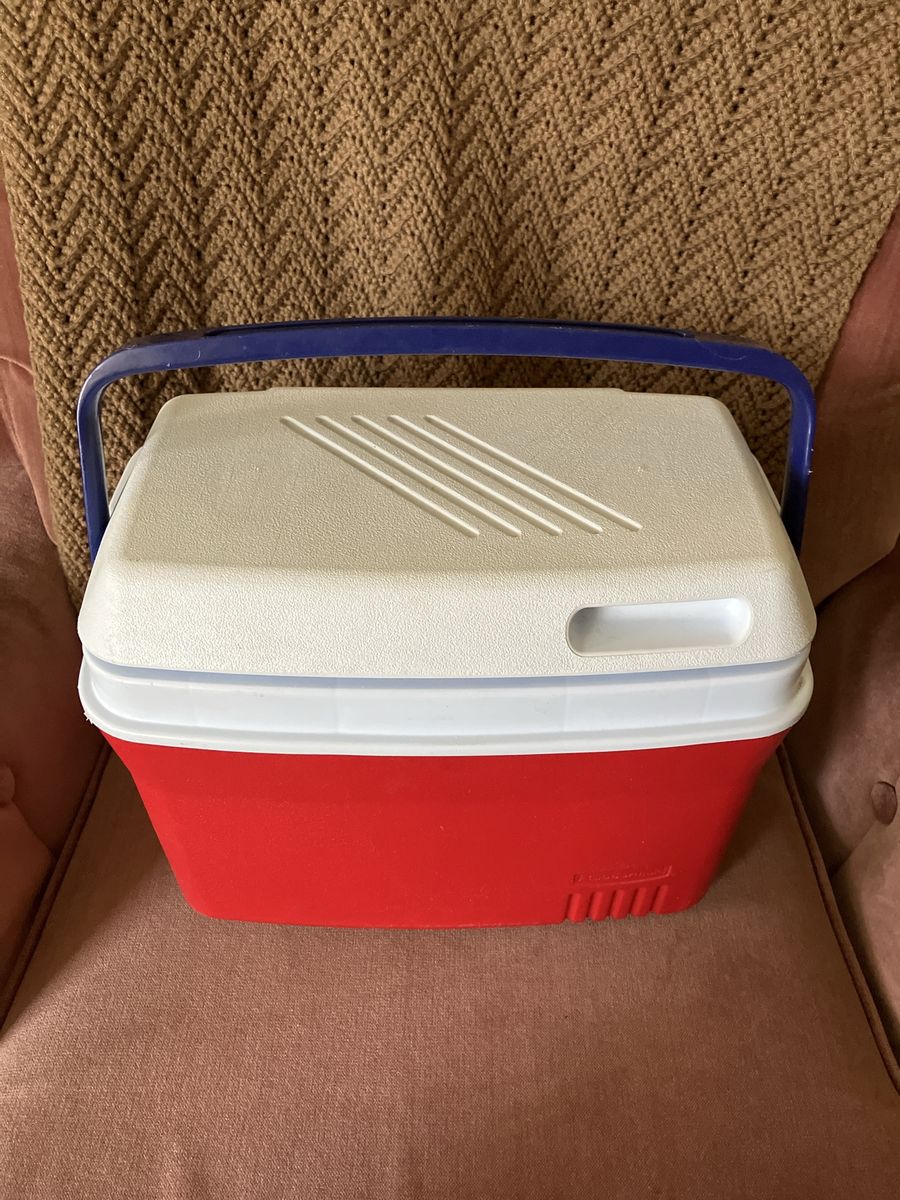 Vintage Rubbermaid 10qt Personal Cooler Ice Chest