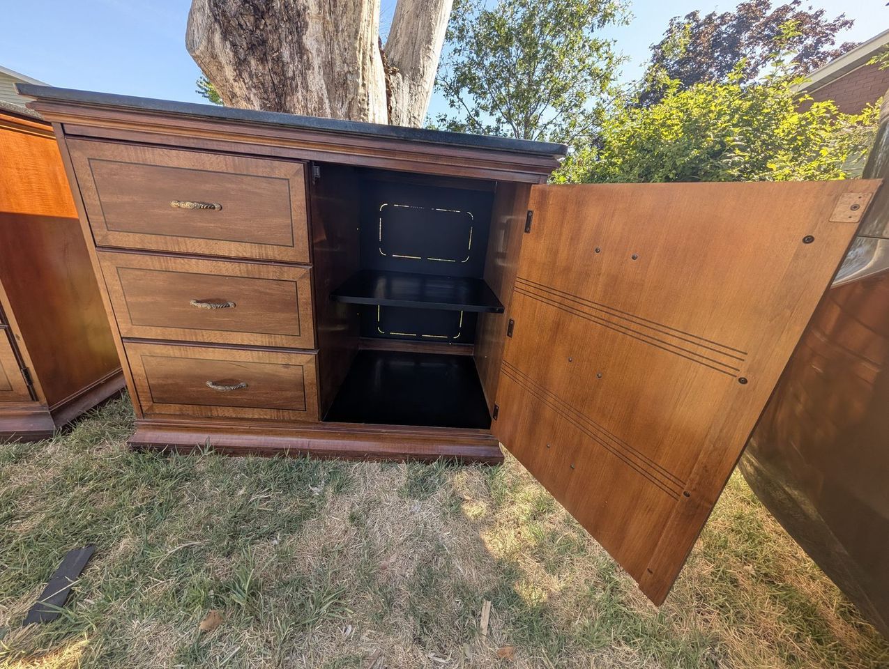 Main image 7
