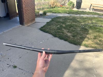 Santa Cruz Carbon XC Bars & SRAM 60mm Stem