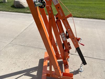 2-Ton Folding Engine Hoist Hydraulic Shop Crane