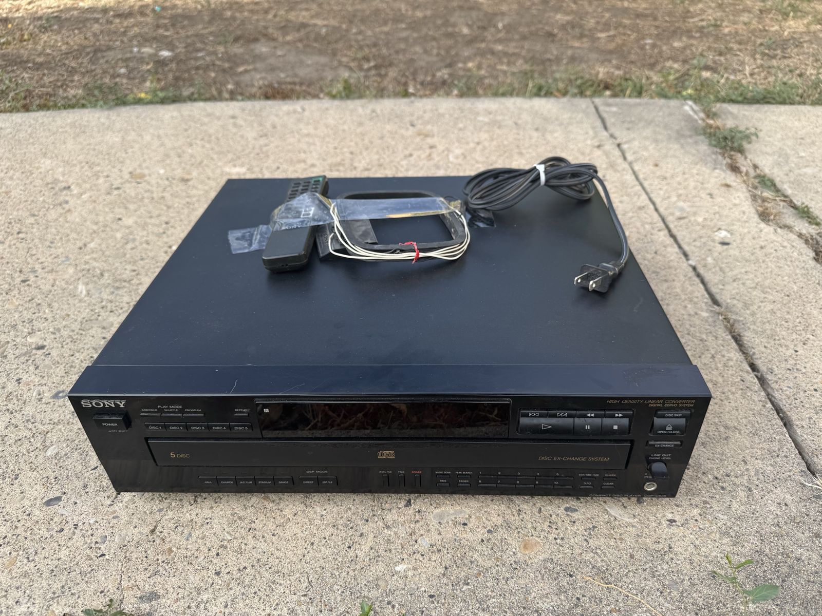 Sony CDP-C535 5-Disc Compact Disc Player CD Changer with Remote and Antennas