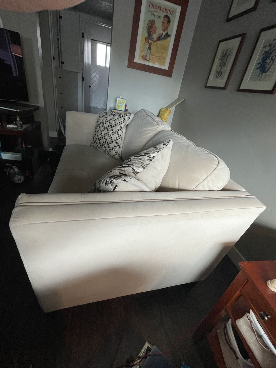 Main image 4