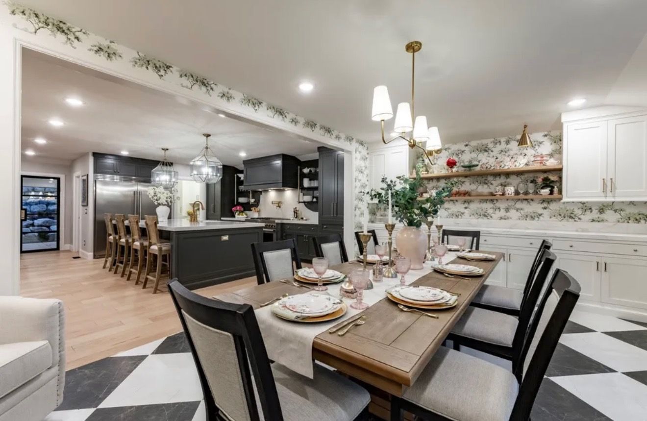 Elegant Farmhouse Dining Table and 6 Chairs - Solid Wood & Upholstered