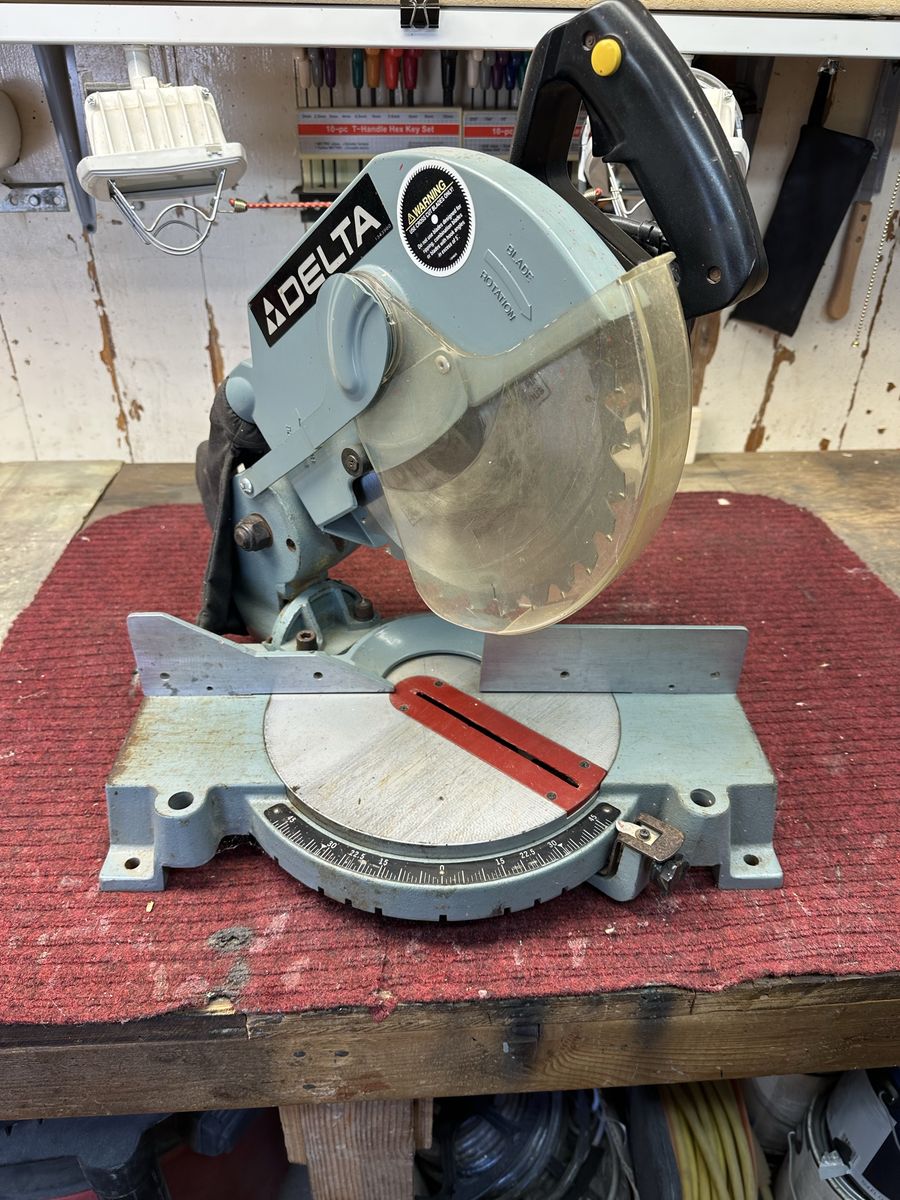 Delta 10” Compound Miter Saw