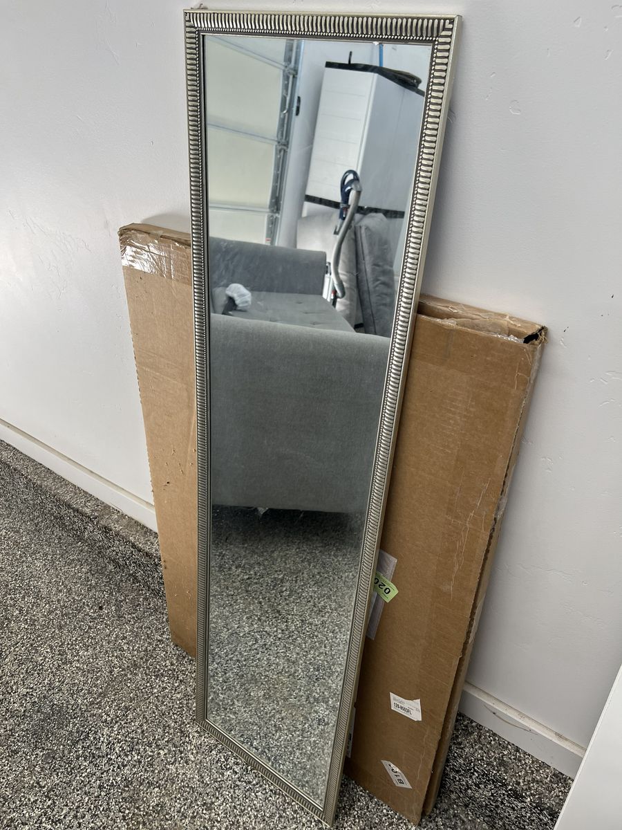 Wall mirror