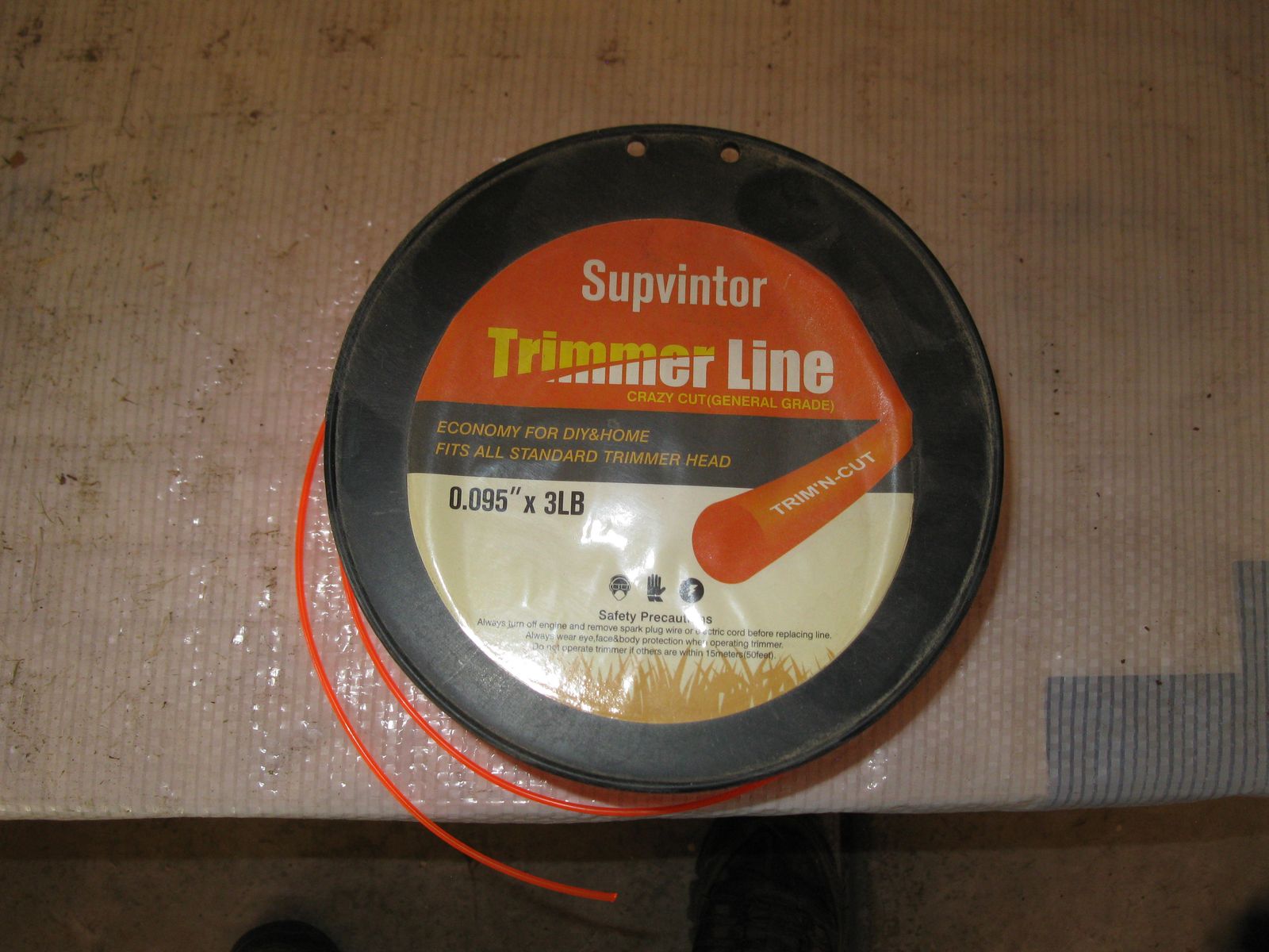 Trimmer line, heavy duty .095, 880 foot spool.