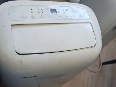 Toshiba Mobile Type Air Conditioner RAC-PD0812CRRU