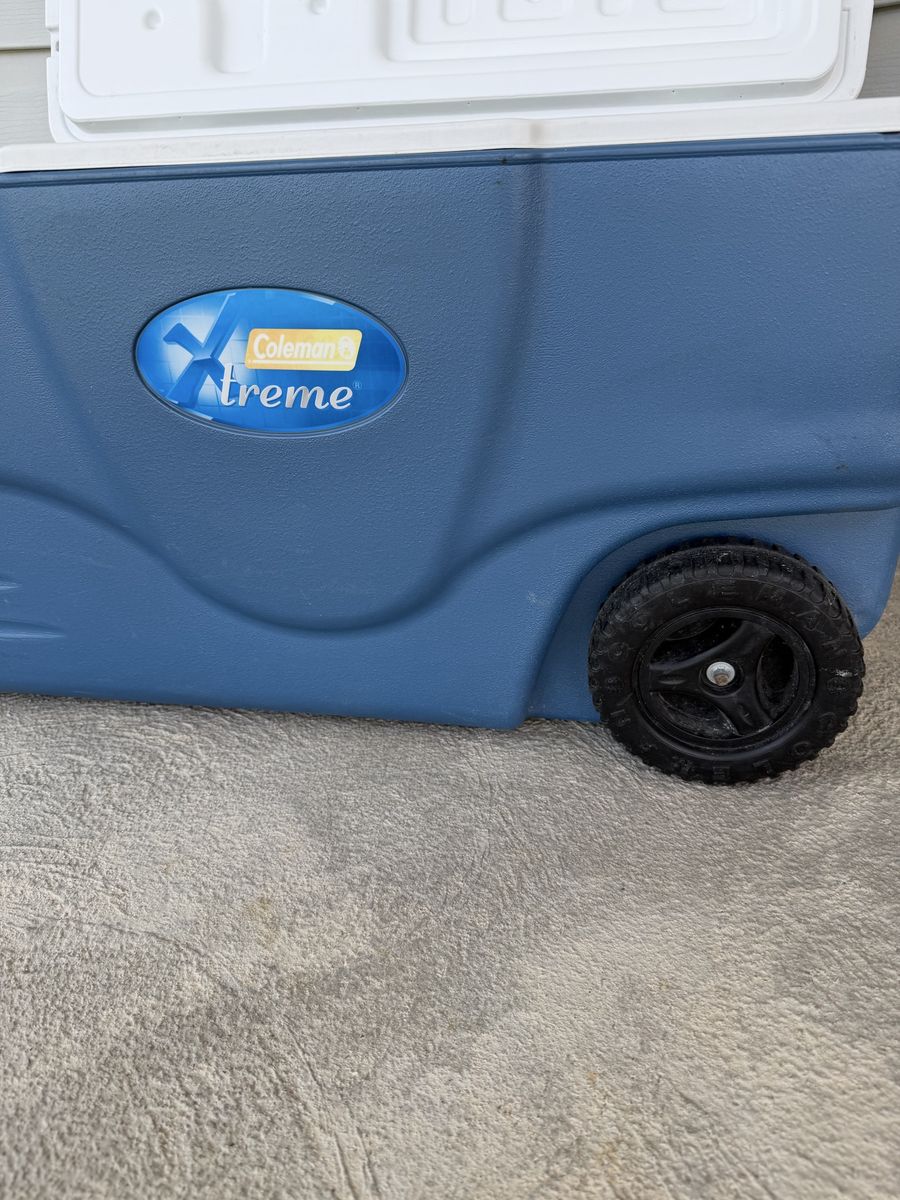 Coleman XTreme Large Cooler with wheels