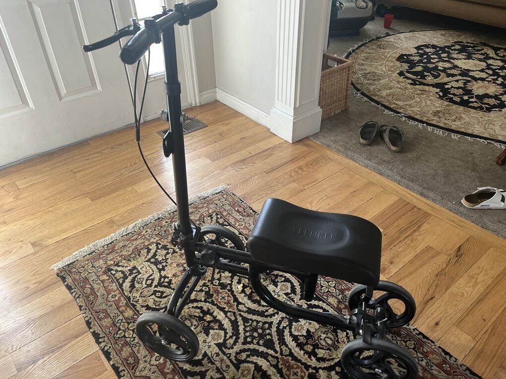 Elenker Scooter / Knee Walker
