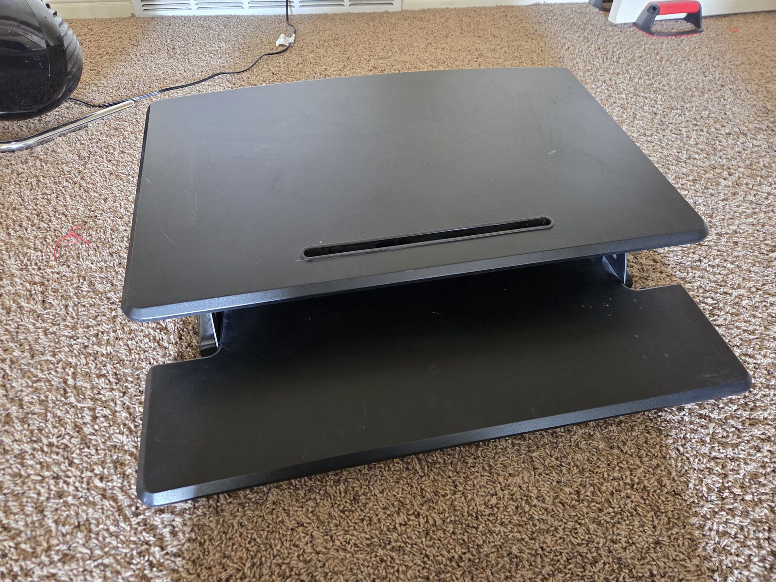 Adjustable height standing desk riser - gas piston assist