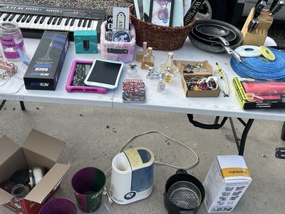 YARD SALE!!!! Come get our stuff!
