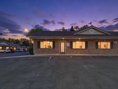 University Office Park- 1920 sqft - 6 Private offices - For Lease