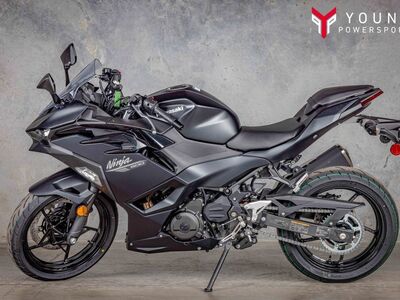 2026 Kawasaki Ninja® 500 ABS Metallic Flat Spark Black