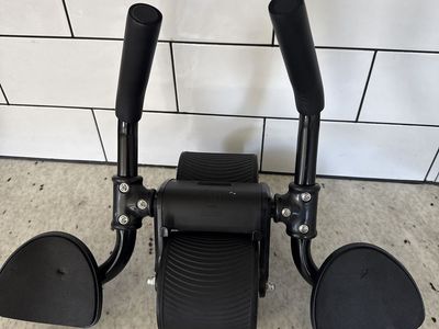 Ab Roller with phone holder
