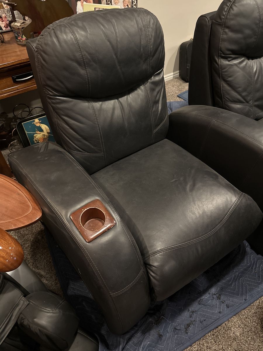 Black Leather 4-Chair Theater Seats