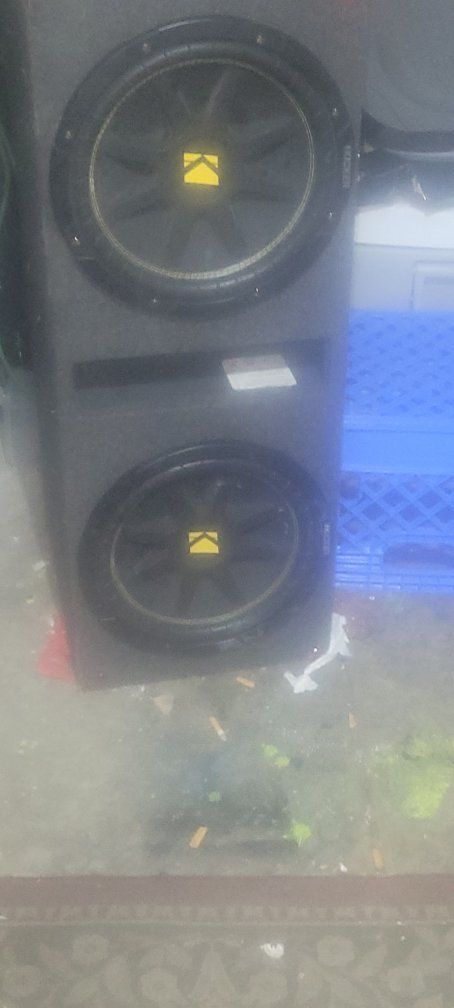 Kicker Dual Subwoofers in Enclosure Box Used Car Audio