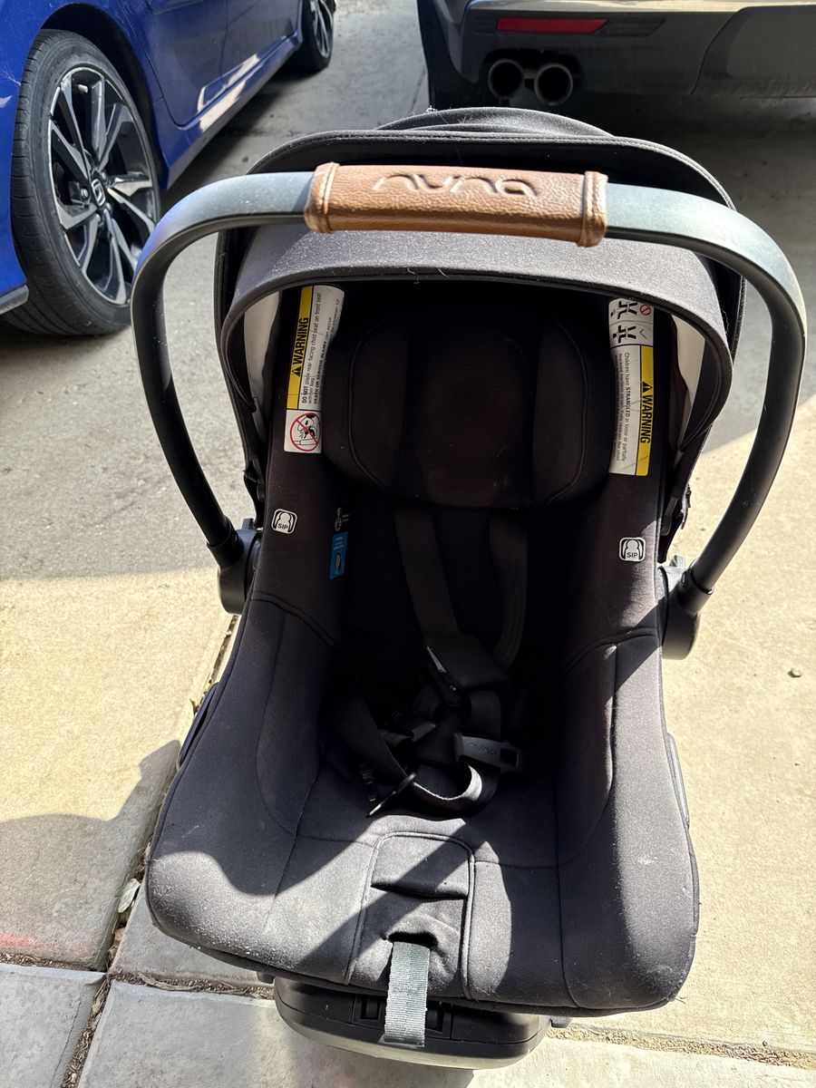 Nuna Pipa Lite Rx Infant Car Seat with base and Stroller