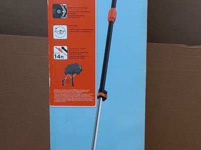 BLACK+DECKER BECSP601 120V 8 Amp 10-inch 2-in-1 Corded Electric Pole Chainsaw with Bolt Lock Tensioning-Auto Oiling System - New