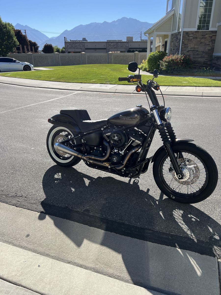 2019 FXBB M8 Streetbob