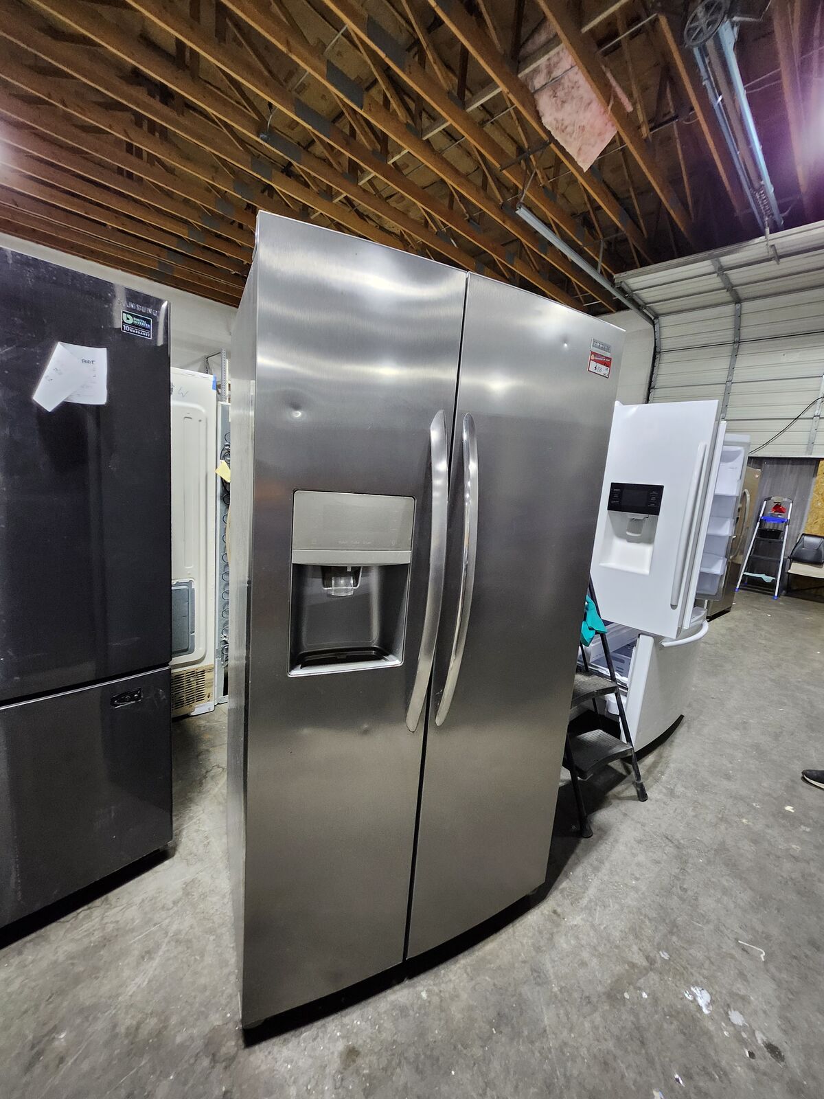 GREAT FRIGIDAIRE STAINLESS STEEL SIDE BY SIDE FRIDGE! LOW PRICE GUARANTEED