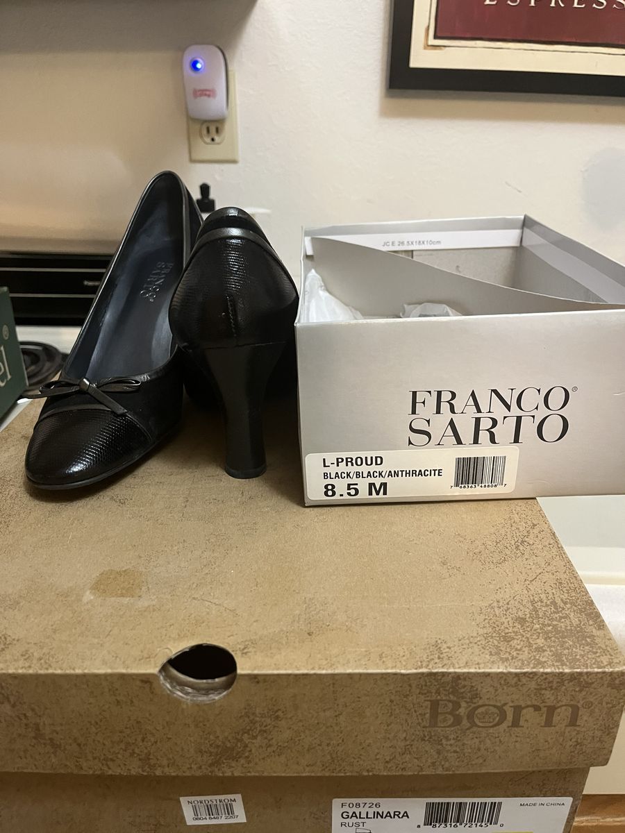 7 pairs of 8.5 size women's shoes