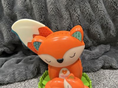 Infantino 3-in-1 Projector Musical Soother & Night Light - Fox, Gently Used