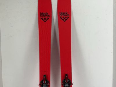 Black Crows Camox Freebird w/ Marker Kingpin 13 AT Bindings w/ Black Crows Pilus Skins