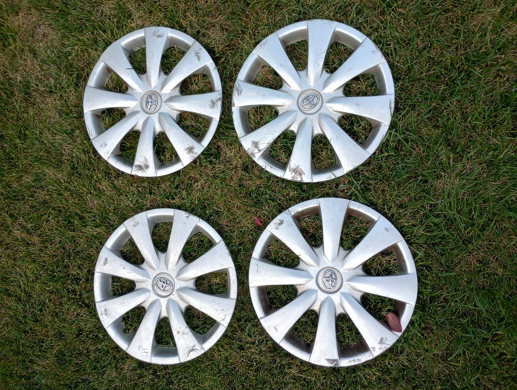 2010 Toyota Corolla 15 hubcaps