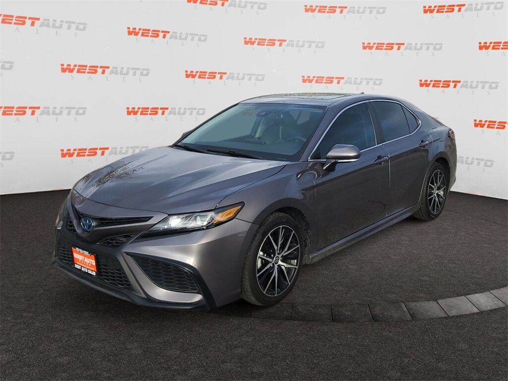 2023 Toyota Camry Hybrid SE