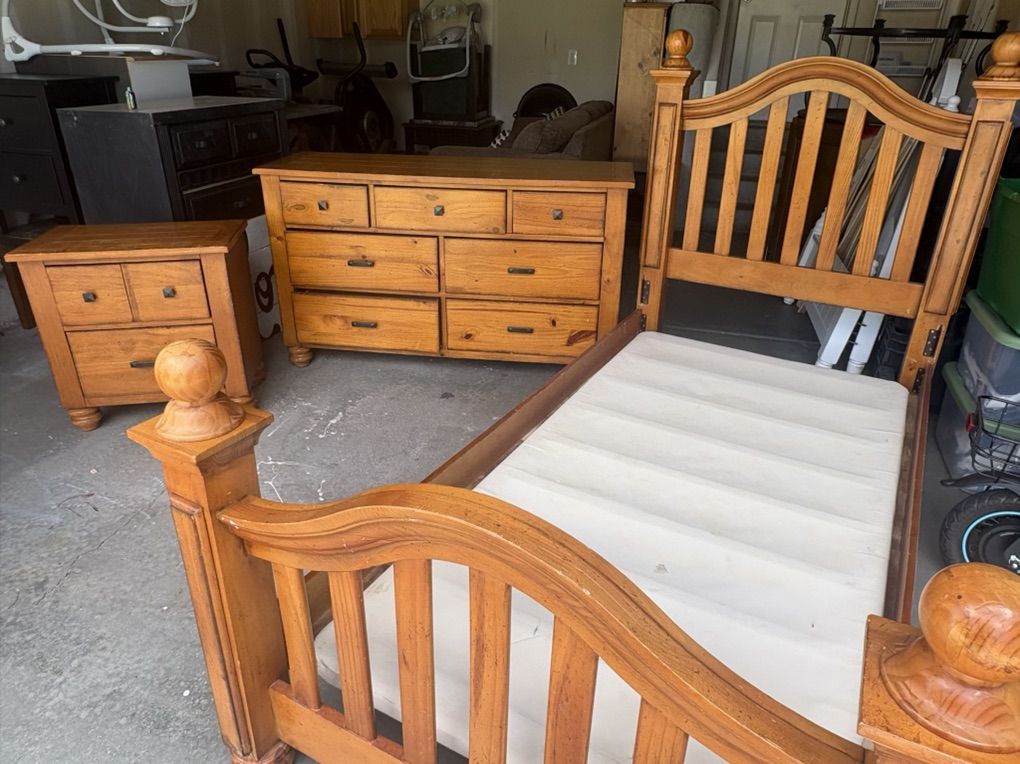 Twin Bedroom Set