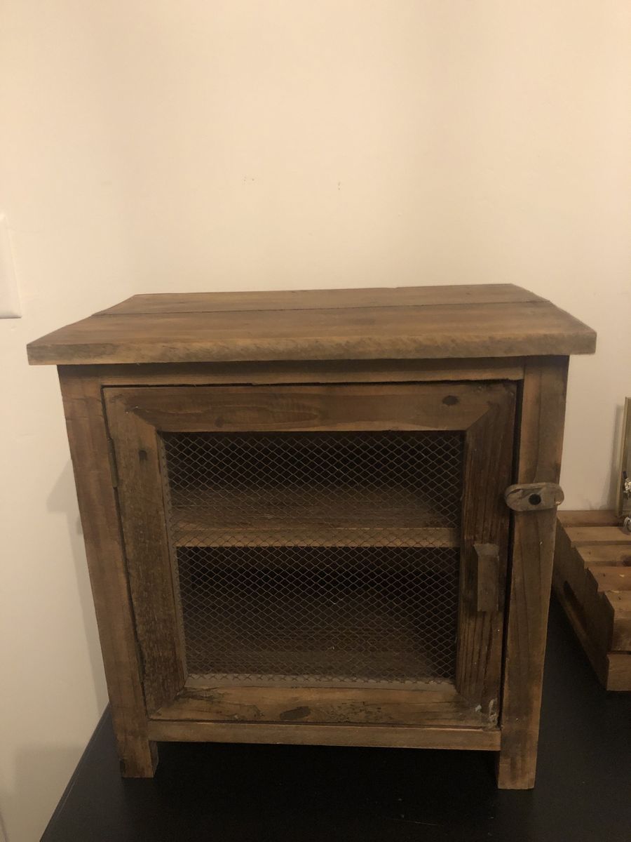Primitive Style Hutch (Wood Accent Cabinet)