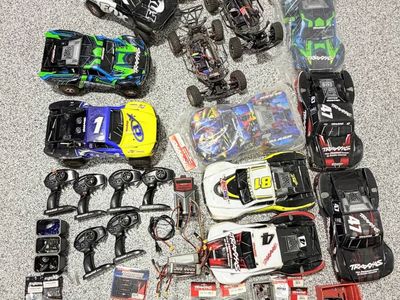 Traxxas Slash 4x4 VXL Ultimate 4WD RC Lot Multiple trucks, bodies, batteries Venom charger