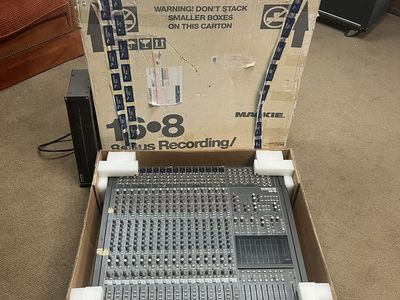 Mackie 16 X 8 Recording console and Power supply with box FS