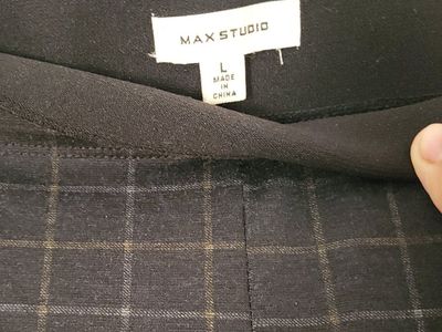 **NEW WOMEN'S SIZE L PANTS**