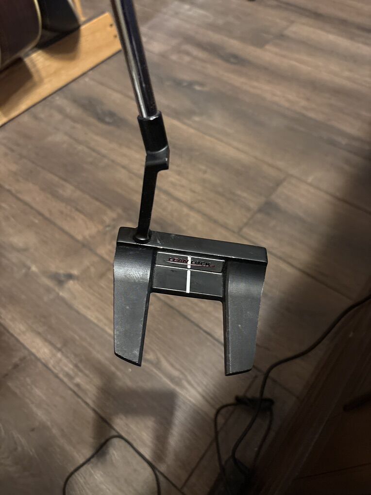 Lean Lock Putter