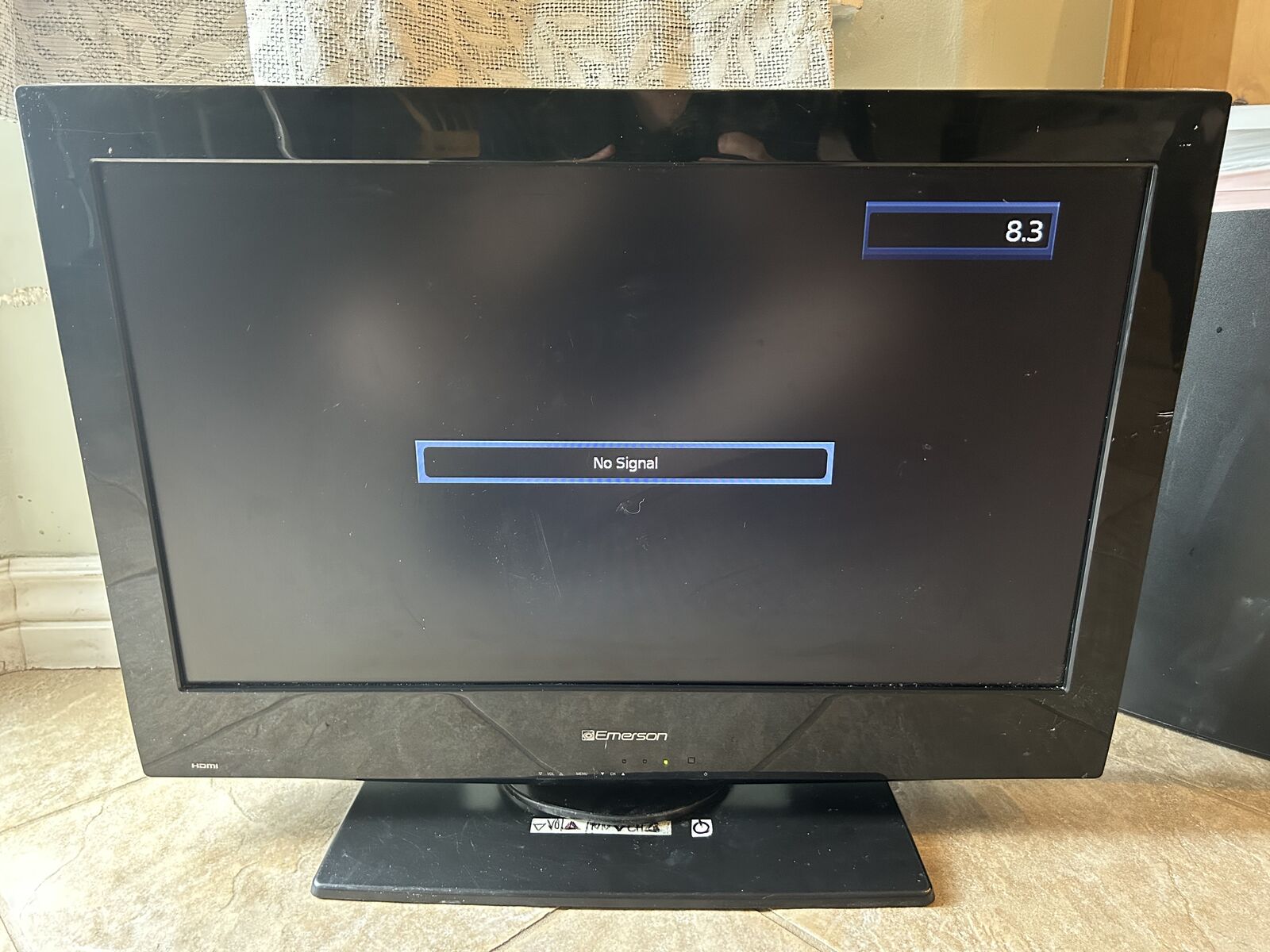 Emerson LCD TV 26in