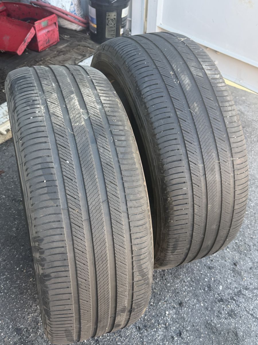 Set of 2.  Michellin Tires 275/50/22