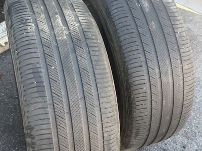 Set of 2. Michellin Tires 275/50/22