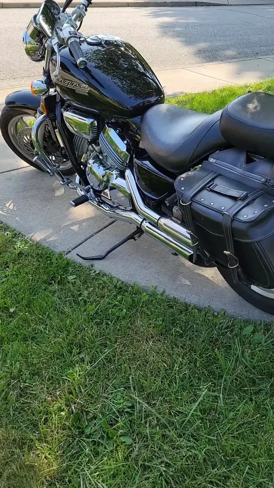 1997 Honda Magna 748cc liquid-cooled 90° V4