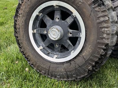 Stock razor 800 wheels