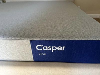 One, Casper, Queen Mattress, Like New in Excellent Condition