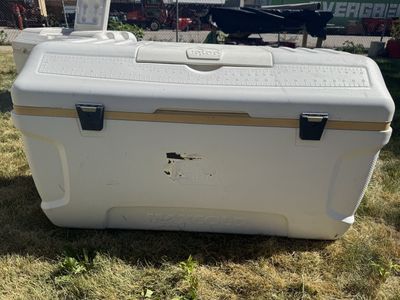 Igloo MaxCold 165 Qt Cooler – Extra Large Marine Ice Chest