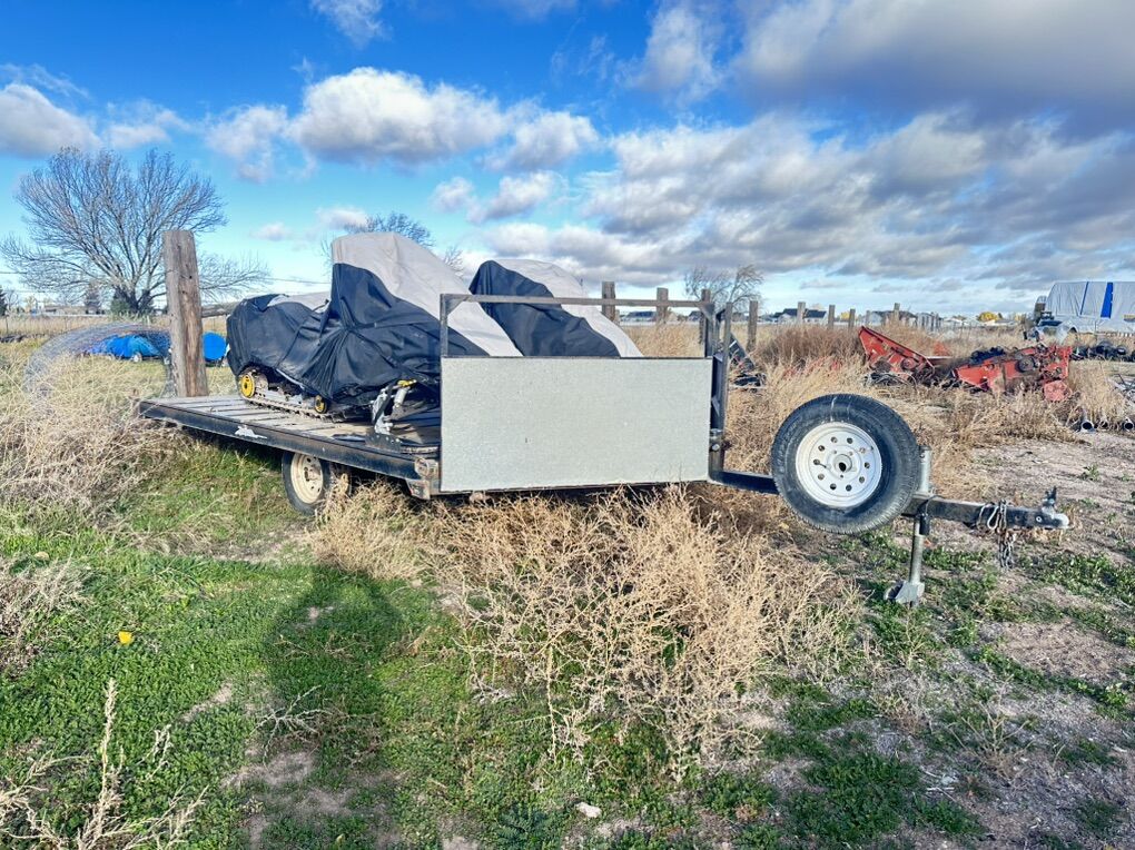 Skiddo Sleds & trailer