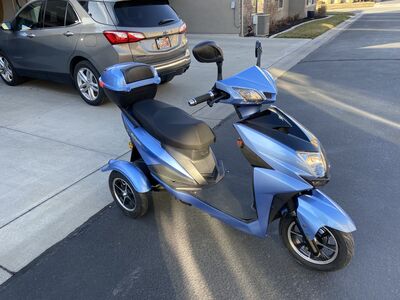3 Wheel Electric Scooter