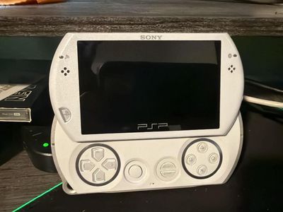 Pearl PSP Go