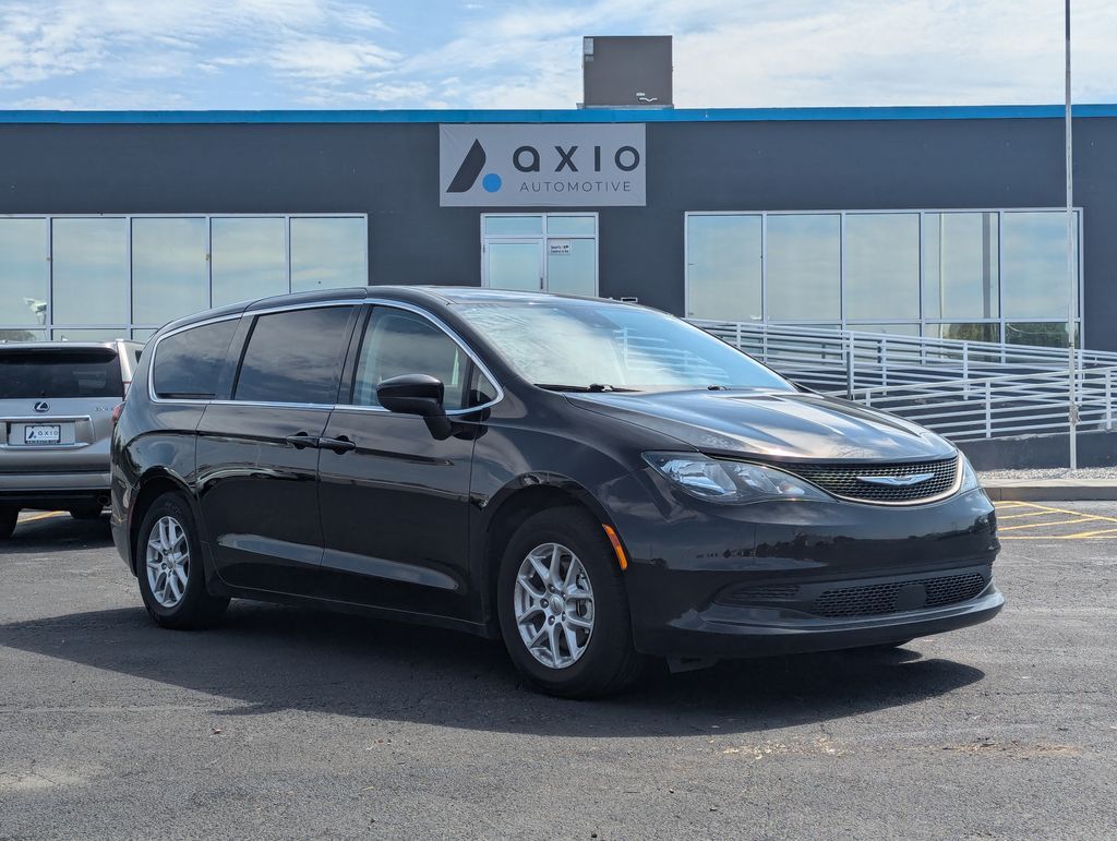 2024 Chrysler Voyager LX