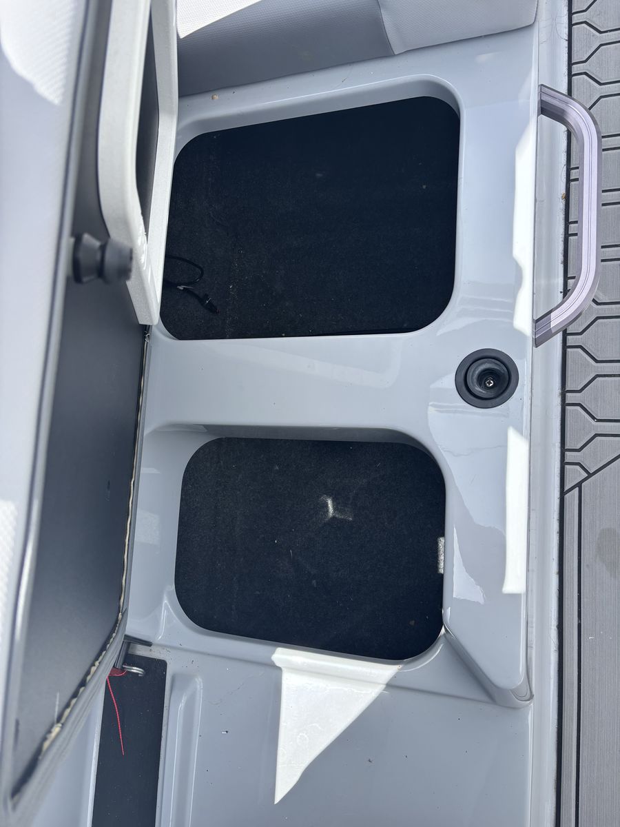 Main image 11