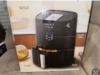 Uber Appliance Air Fryer 1300 Watt System, Large Capacity 4 Liter Basket, One Touch Operation, Black