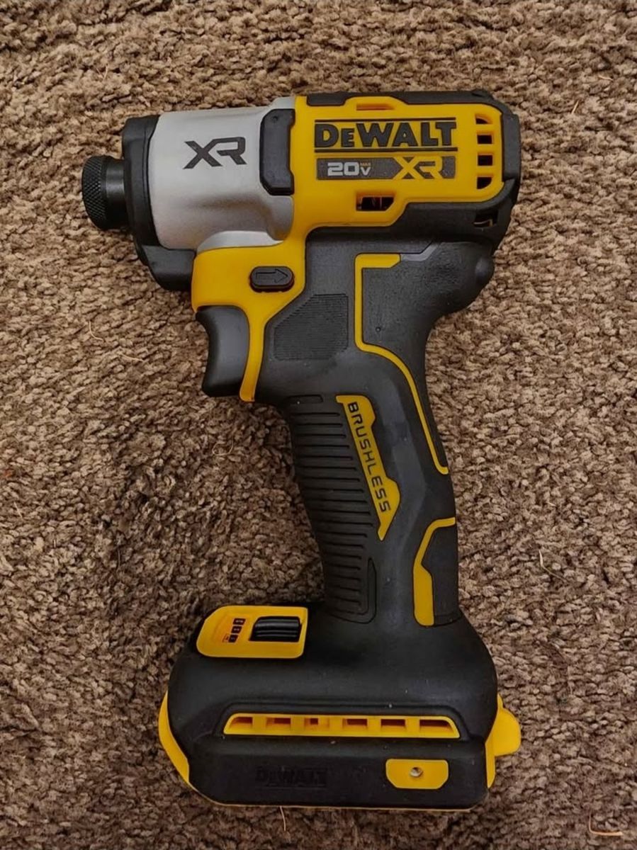 New Dewalt 20V MAX XR 1/4in. 3-Speed Impact